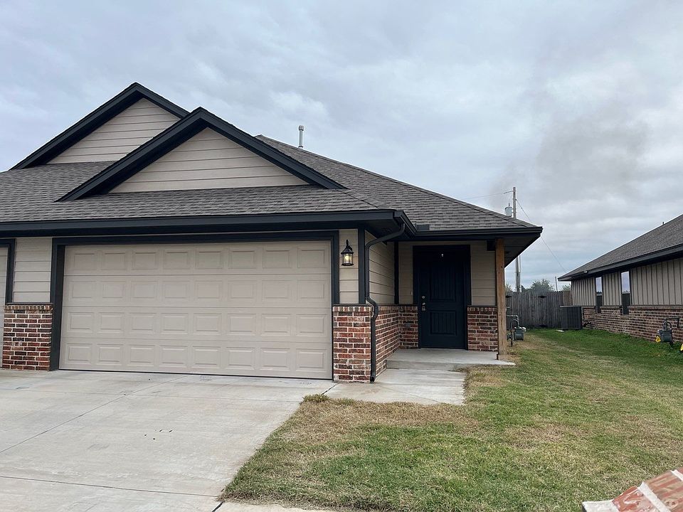 1st image of 5210 Oakwood Villa Ct
