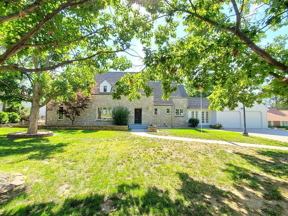 1st image of 1410 Crescent Ln