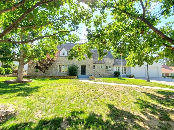 1410 Crescent Ln, Concordia, KS 66901
