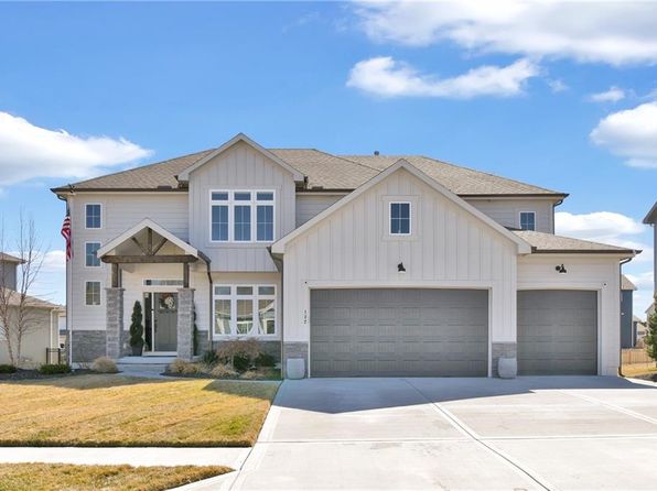 132 SE Riley St, Lees Summit, MO 64064