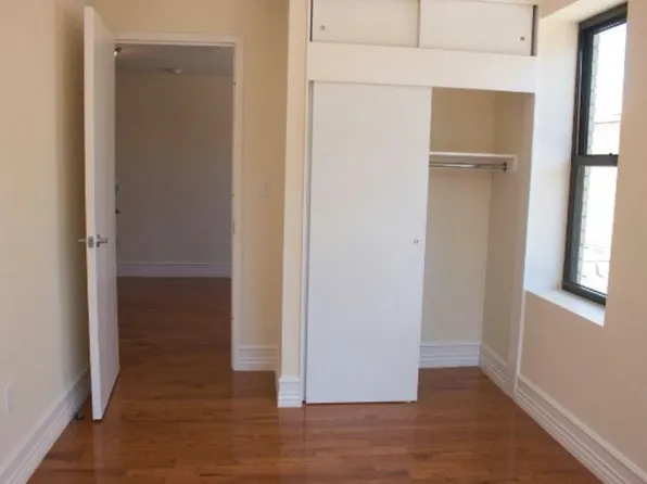 35 Eastern Parkway image 7 of 11