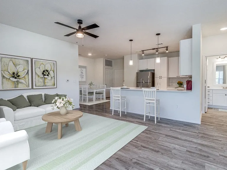 Residence at Gateway Village — Photo 13