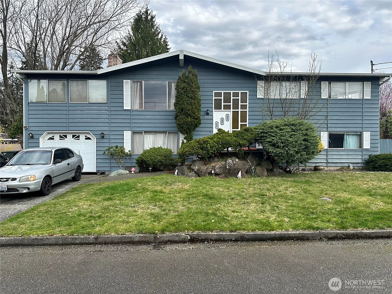 8704 216 Street SW photo 1