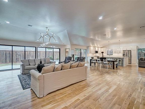 3rd image of 3009 Drakestone Ave