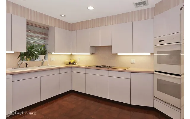 Sold by Douglas Elliman | media 44