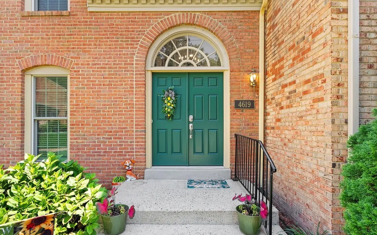 4 bed, 3.5 bath, 2855 sqft, $4,100 — Photo 3