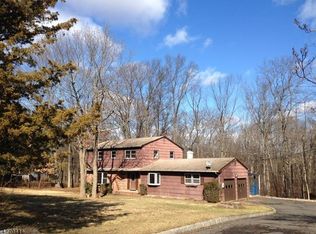 53 Oakland Dr E, Whitehouse Station, NJ 08889