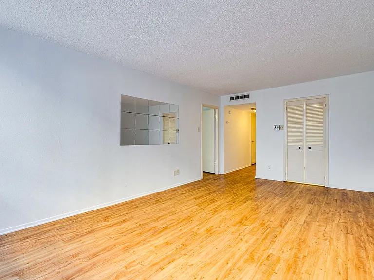 1800 Lavaca St #214 — Photo 14