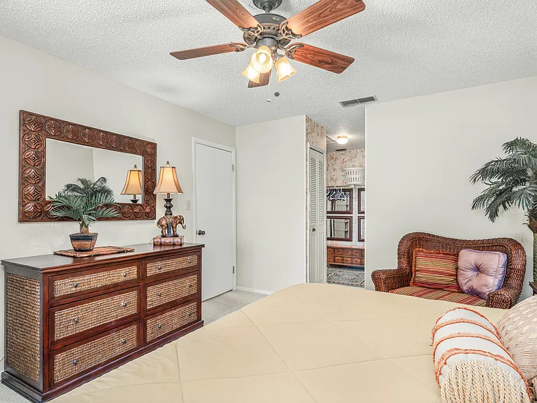 3833 Edgewater Dr — Photo 21