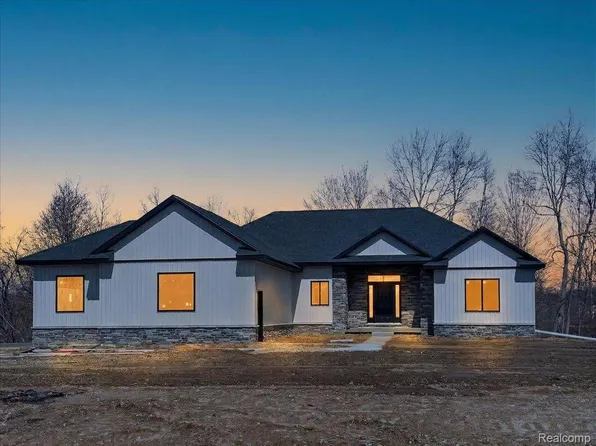 4060 Metamora Ridge Rd, Metamora, MI 48455