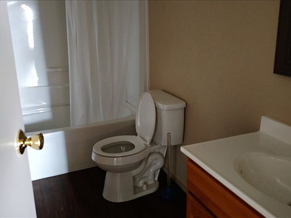 5th image of 214 SE Brandon Dr