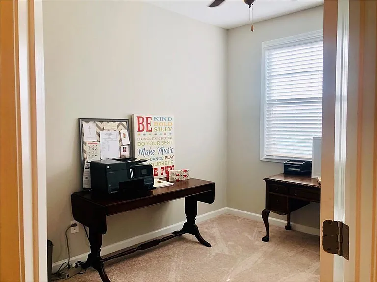 324 Beacons Pl — Photo 3