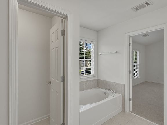 4th image of 3525 Moor Pointe Dr