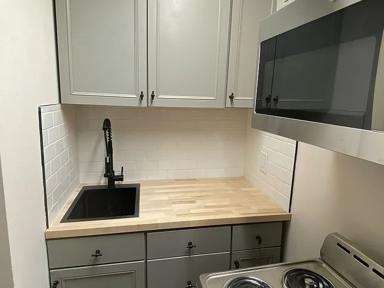 1017 Pine Street — Photo 8