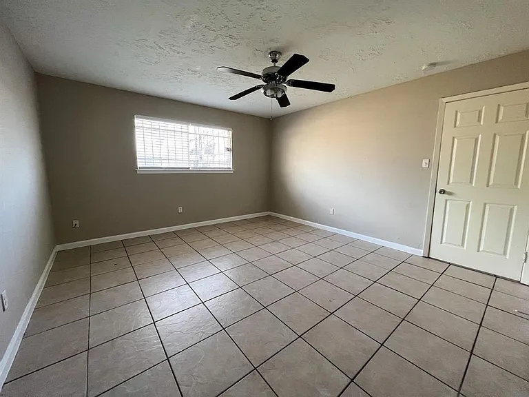 6736 W Fuqua Dr — Photo 14