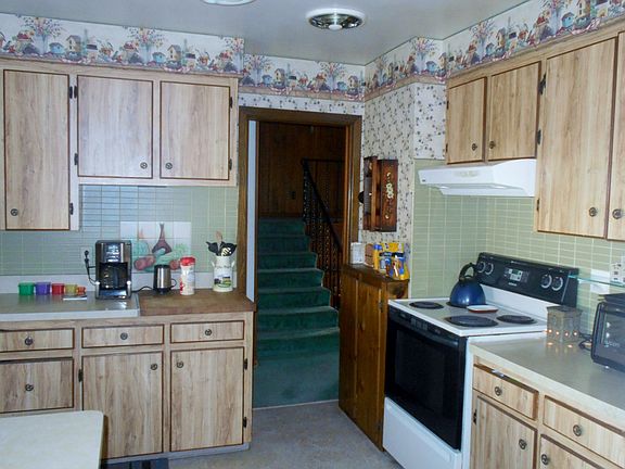 3rd image of 3135 Regina Ave