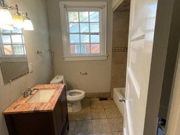 5th image of 2339 Saint Charles Ave