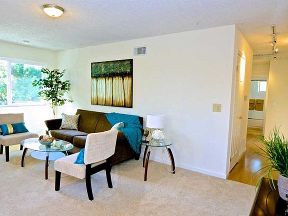 3rd image of 5475 Eagles Ln APT 4