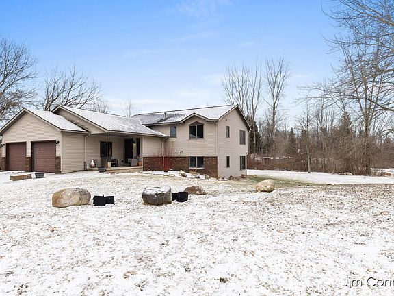 3rd image of 270 Forteen Mile Rd NW