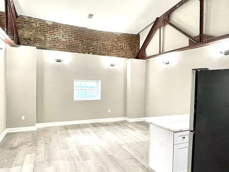 344 Conarroe St #2 — Photo 5
