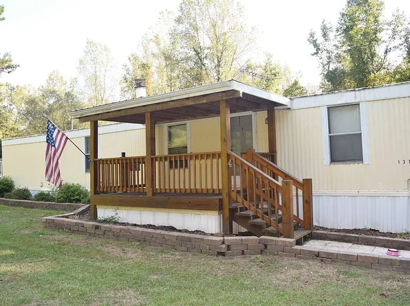 131 Chapel Hill Dr, Burgaw, NC 28425