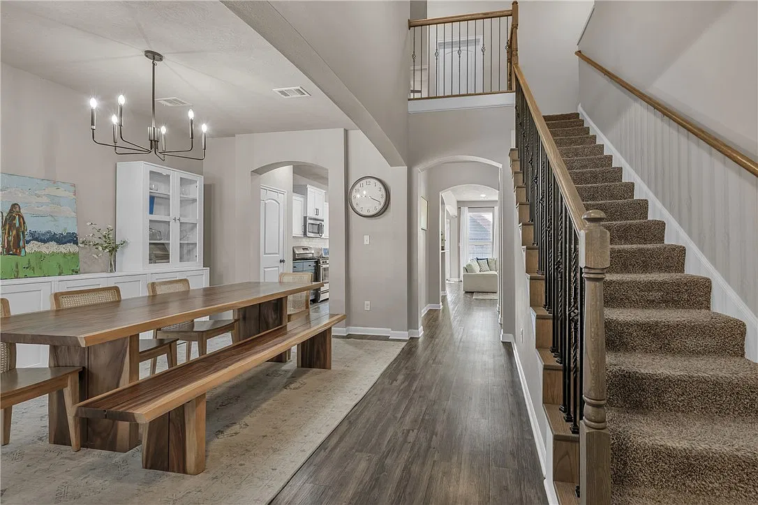 4 bed, 2.5 bath, 2655 sqft, $2,900 — Photo 3