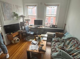 4 Phillips St #8, Boston, MA 02114