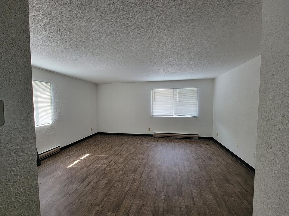 1st image of 812 Chisago St APT 2