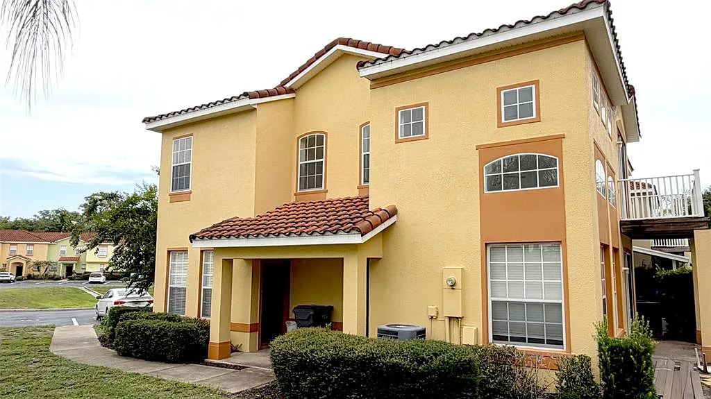 4 bed, 3.5 bath, 1730 sqft, $2,000 — Photo 2