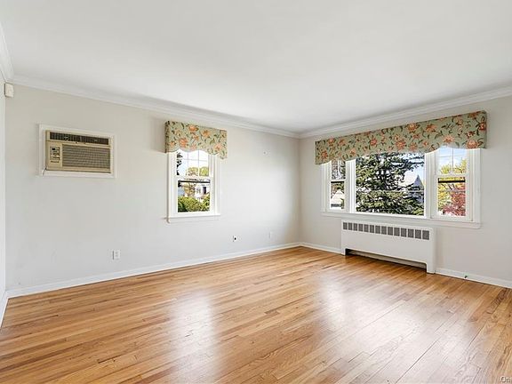 5th image of 36 Lennon Ave