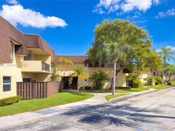 9103 SW 137th Ter #27-4, Miami, FL 33176