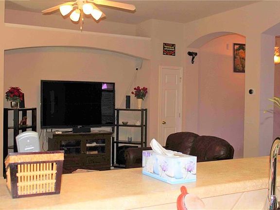 4th image of 609 Abbeyglen Castle Dr