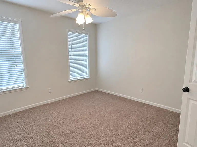4001 Conway Cir — Photo 12