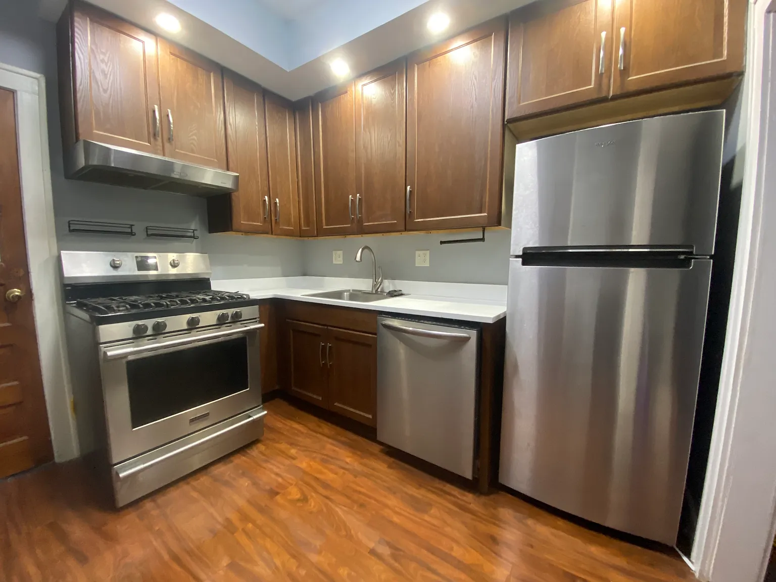 2 bed, 1006 sqft, $1,400 — Photo 4