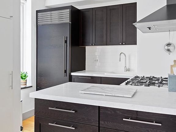 4th image of 470 W 24th St APT 14A