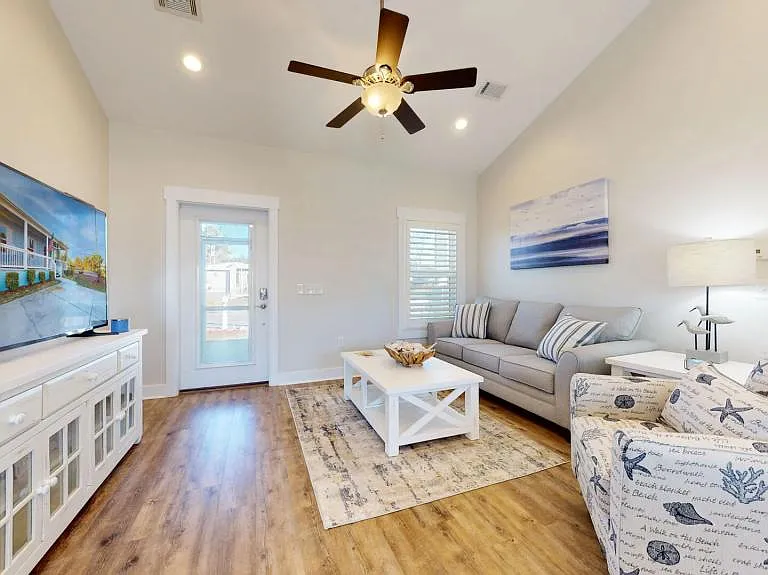 325 Governor Dr — Photo 18