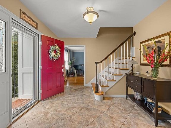 3rd image of 58 Fiorenza Dr