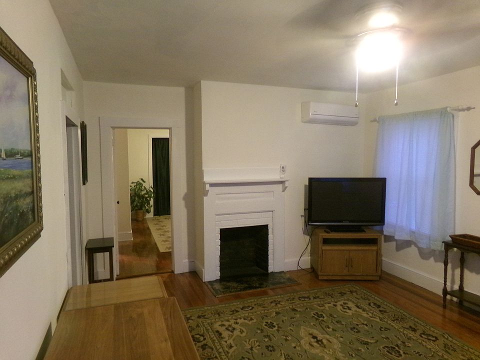 1st image of 304 E 18th St