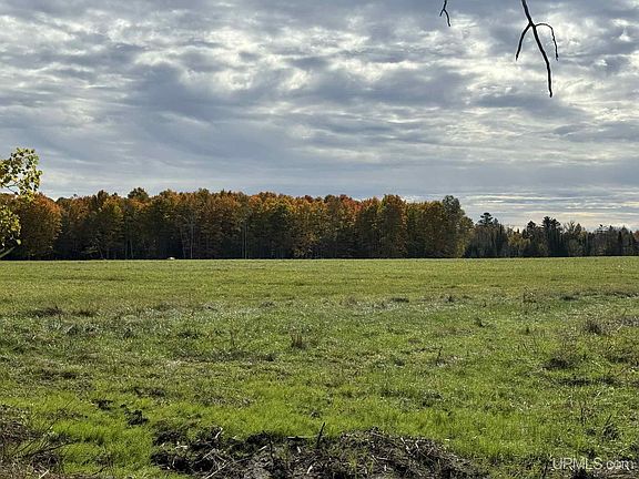 5th image of W Pawley Rd