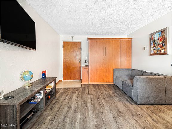 5th image of 10301 Lake Ave APT 202