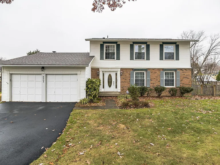 8904 Spur Rd — Photo 1