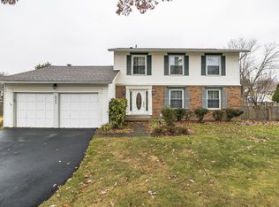 8904 Spur Rd, Springfield, VA 22153