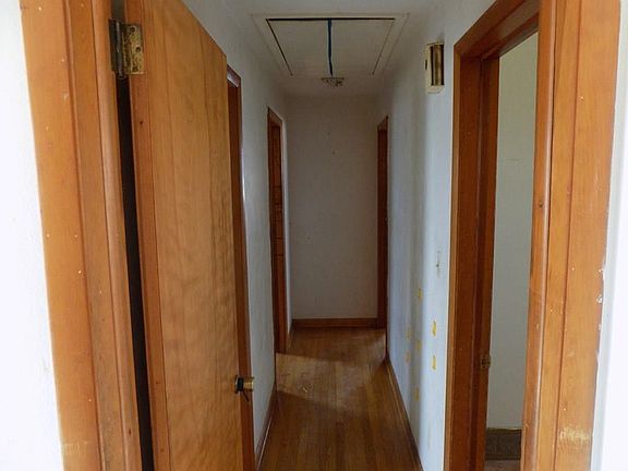 4th image of 1215 Parkway Dr