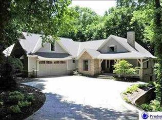 1300 Lynnwood Ln, Omaha, NE 68152