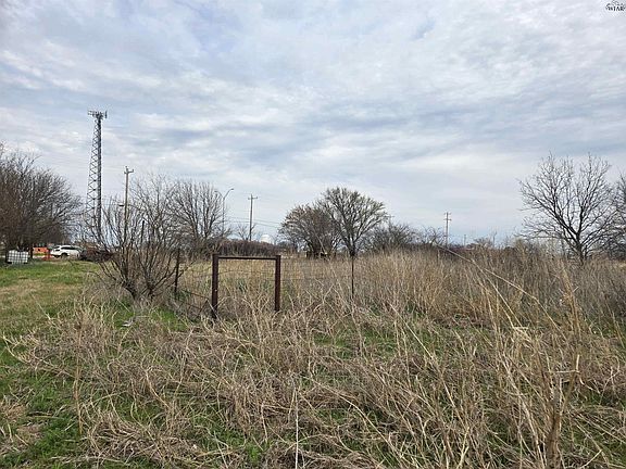4th image of 17919 N Highway 81