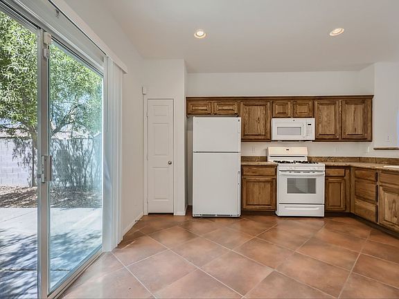 5th image of 11189 African Sunset St