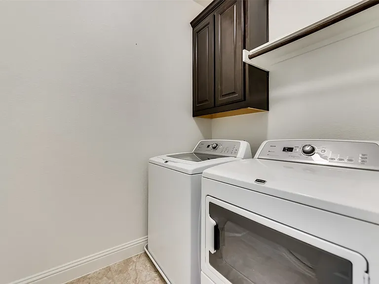 5745 Headquarters Dr — Photo 24