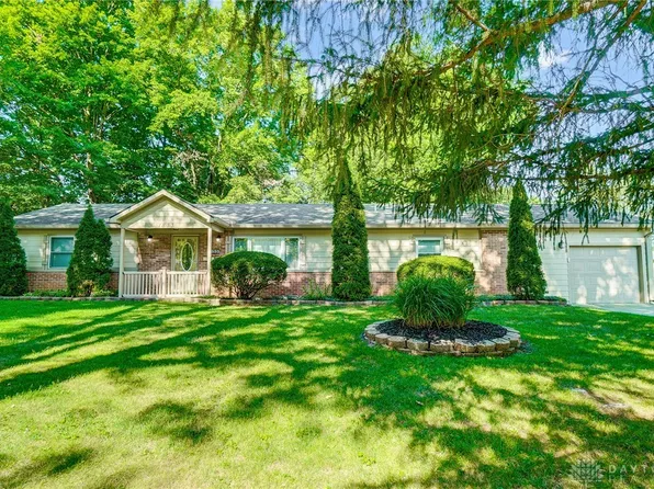 1833 Bledsoe Dr, Bellbrook, OH 45305