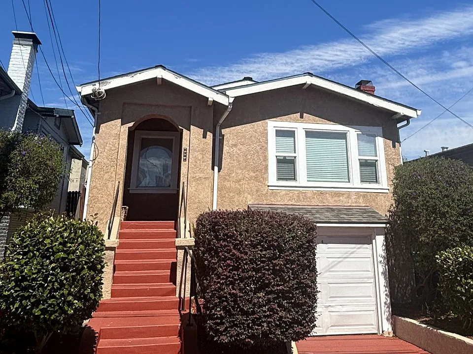 5352 Walnut St