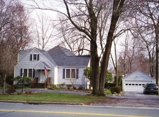 1345 Fairfield Woods Rd, Fairfield, CT 06825